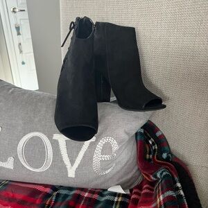 Ana brand size 9.5 women's open toe booties- black suede topper